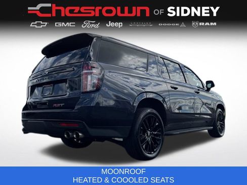 Used 2023 Chevrolet Suburban RST w/ Sport Performance Package AWD/4WD image 13