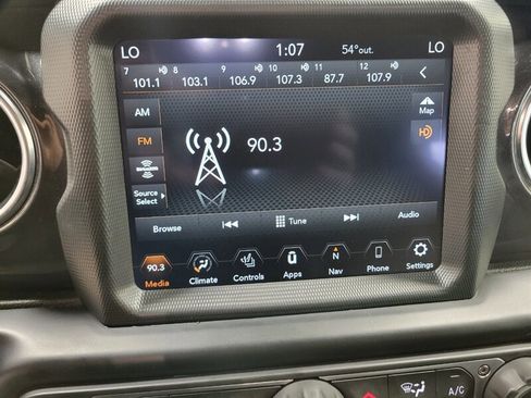 Used 2021 Jeep Wrangler Unlimited Sahara AWD/4WD image 35
