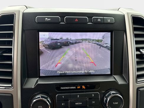 Used 2020 Ford F150 Lariat w/ Trailer Tow Package RWD image 24