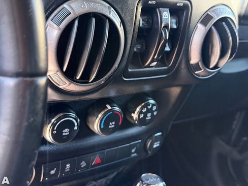 Used 2018 Jeep Wrangler Unlimited Sport S AWD/4WD image 8