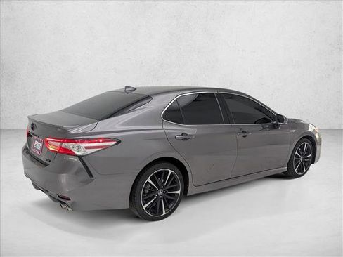 Used 2020 Toyota Camry XSE FWD image 5