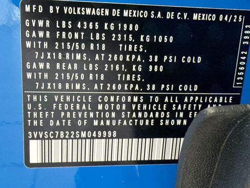 Certified 2025 Volkswagen Taos SE FWD image 21