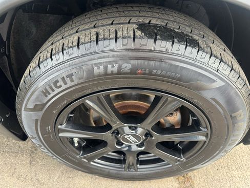 Used 2019 Nissan Rogue SV image 19