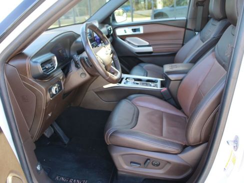 Used 2021 Ford Explorer King Ranch w/ Premium Technology Package image 10