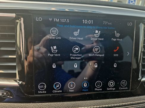 Used 2019 Chrysler Pacifica Limited w/ Advanced Safetytec Group FWD image 19