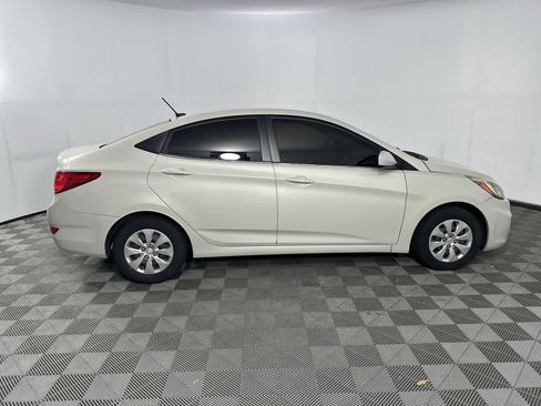 Used 2016 Hyundai Accent SE FWD image 9