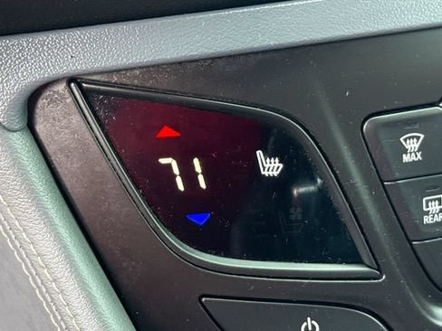 Used 2020 Buick Envision Essence FWD image 32