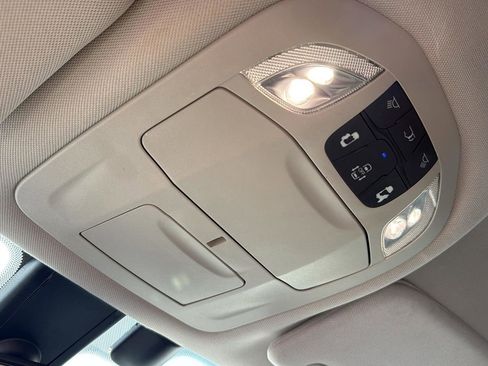 Used 2020 Chrysler Pacifica Touring-L image 23