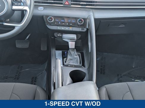 Used 2023 Hyundai Elantra SEL image 17