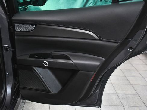 Used 2024 Maserati Grecale GT image 16