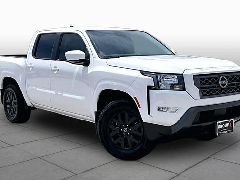 Used 2024 Nissan Frontier SV w/ SV Convenience Package RWD image 3