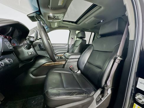 Used 2016 Chevrolet Suburban LT w/ Luxury Package AWD/4WD image 24