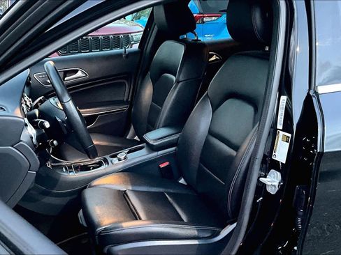 Used 2018 Mercedes-Benz GLA 250 image 8