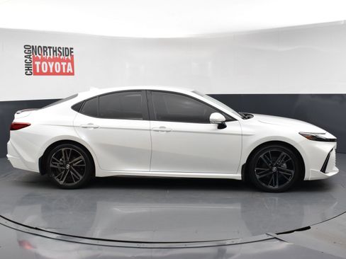 Used 2025 Toyota Camry XSE FWD image 5