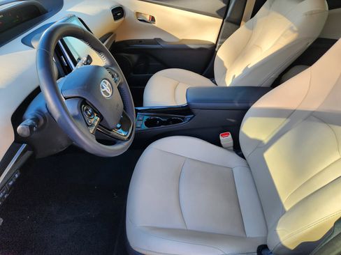 Used 2019 Toyota Prius image 15