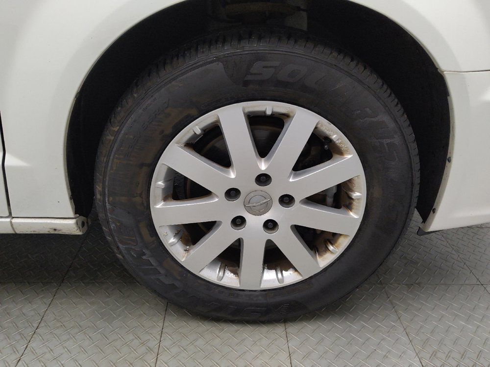 Used 2015 Chrysler Town & Country Touring FWD image 31