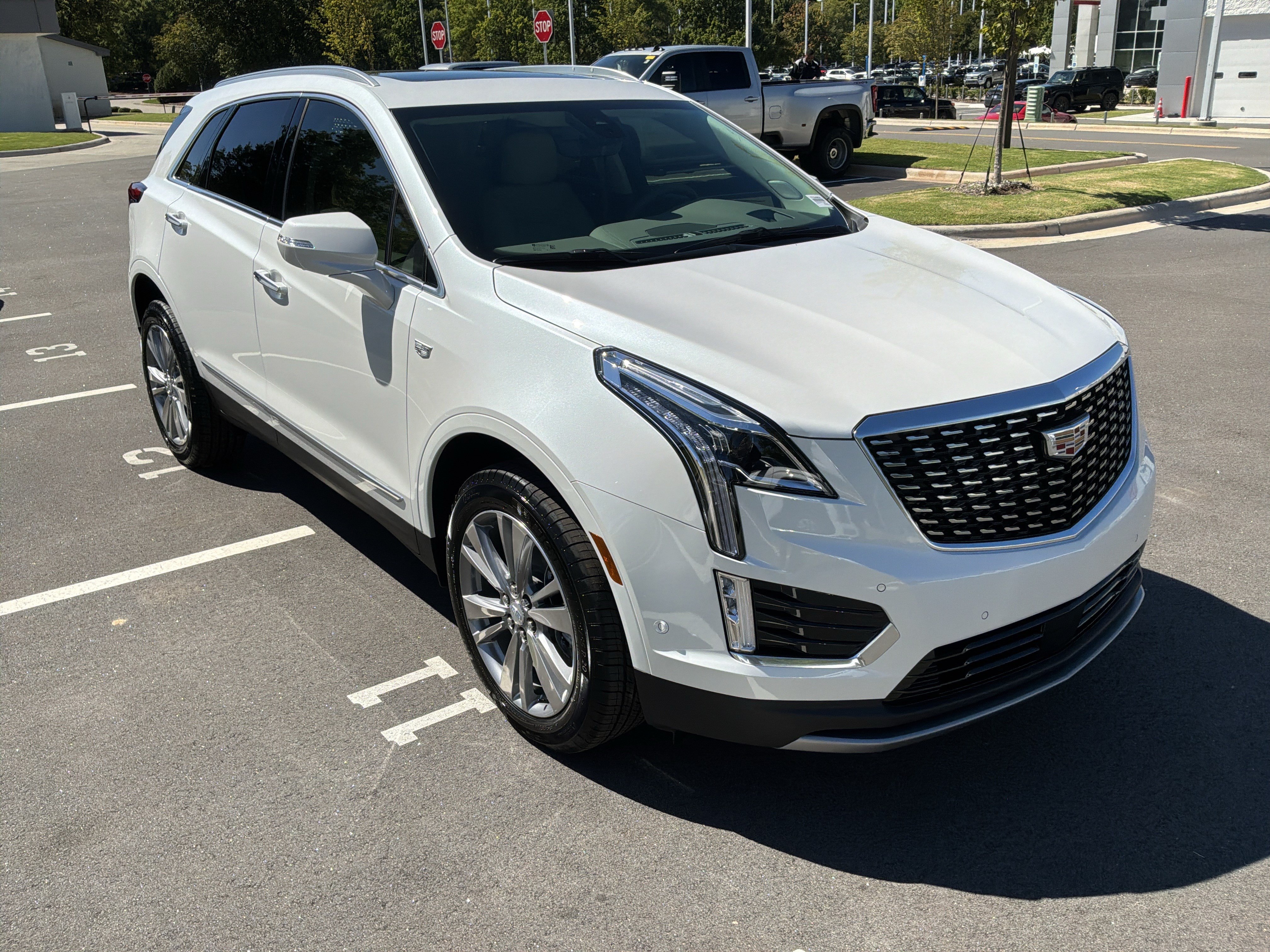 Used 2026 Cadillac XT5 Premium Luxury w/ Driver Assist Package FWD image 2