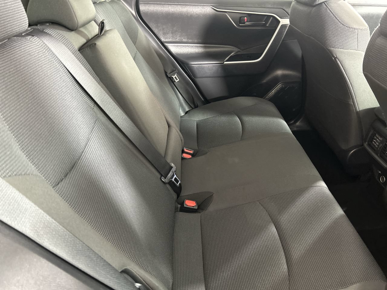 Used 2025 Toyota RAV4 LE AWD/4WD image 25