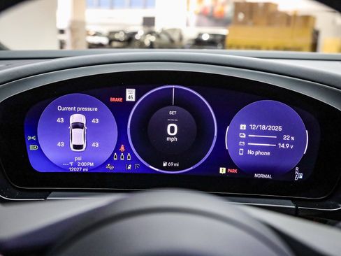 Used 2025 Porsche Macan Turbo Electric image 28