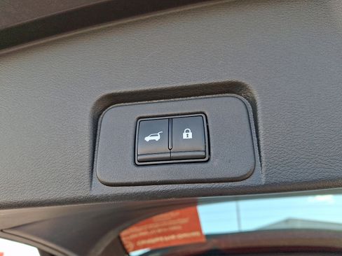 Used 2023 Nissan Rogue SV image 28