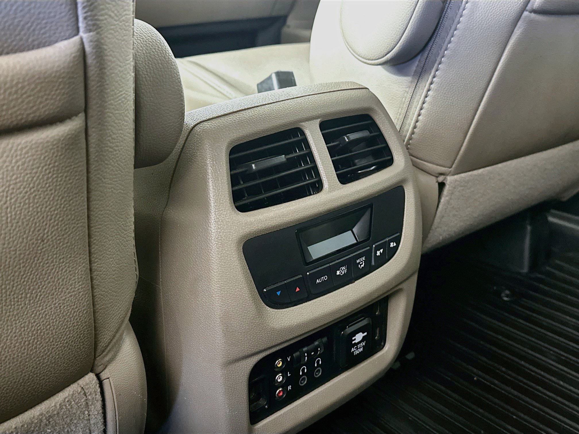 Used 2018 Honda Pilot Touring image 29
