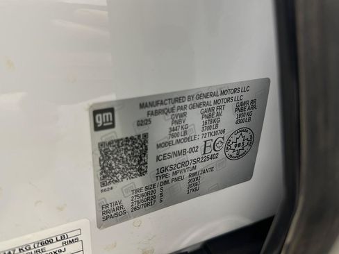 Used 2025 GMC Yukon AT4 w/ AT4 Premium Plus Package AWD/4WD image 29