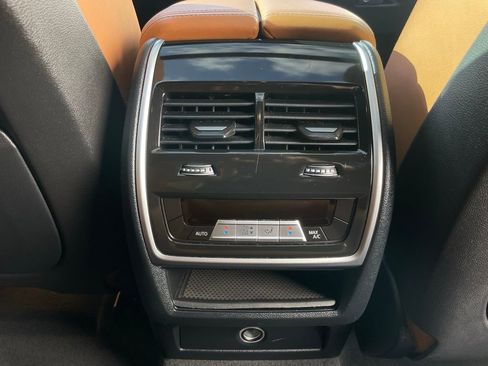 Used 2023 BMW X6 xDrive40i w/ Premium Package image 40