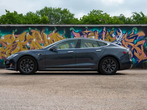 Used 2017 Tesla Model S 75D AWD/4WD image 9