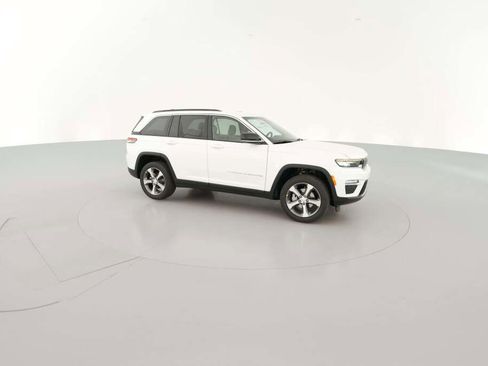 New 2025 Jeep Grand Cherokee Limited w/ Trailer Tow Package image 15
