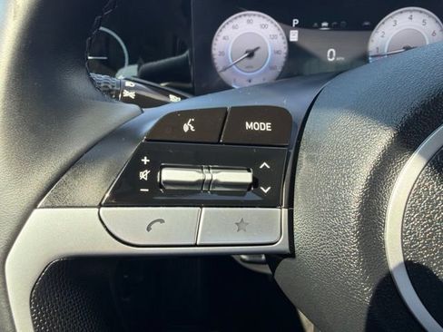 Used 2024 Hyundai Elantra Limited FWD image 17
