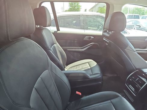 Used 2020 BMW X7 xDrive40i w/ Cold Weather Package AWD/4WD image 9