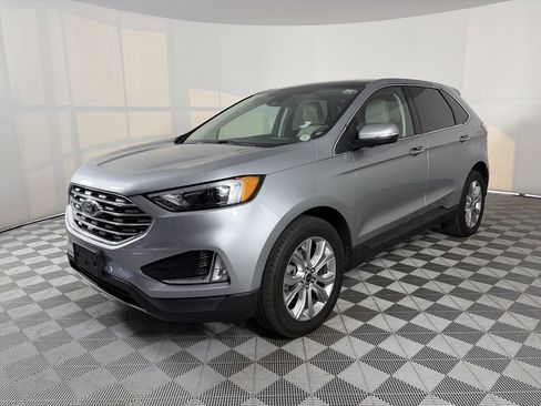 Used 2023 Ford Edge Titanium w/ Class II Trailer Tow Package image 3