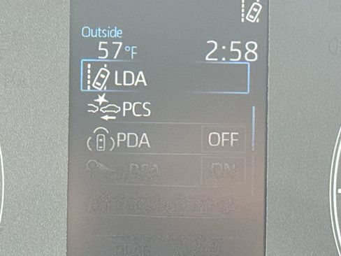Used 2025 Toyota Corolla LE FWD image 17