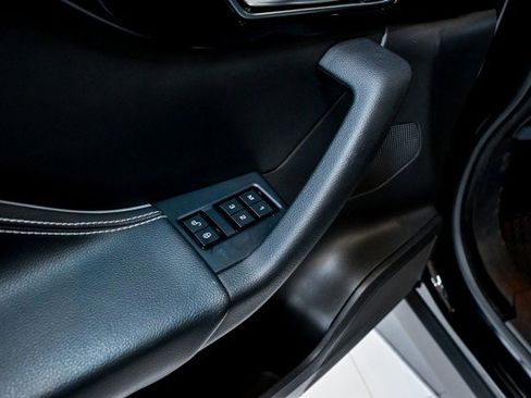 Used 2019 Jaguar F-PACE R-Sport image 17