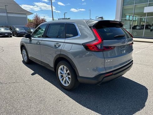 Used 2025 Honda CR-V EX image 5