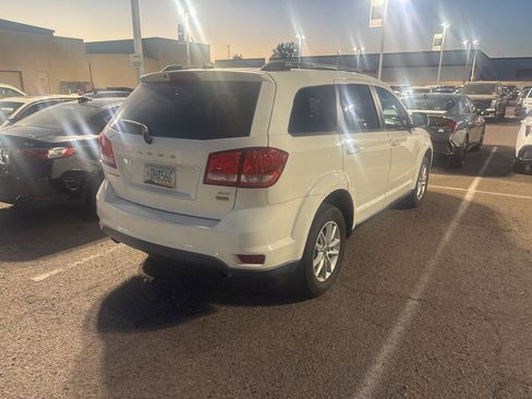 Used 2017 Dodge Journey SXT w/ Comfort/Convenience Group FWD image 10