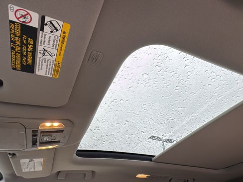 Used 2022 Toyota Highlander Platinum image 11