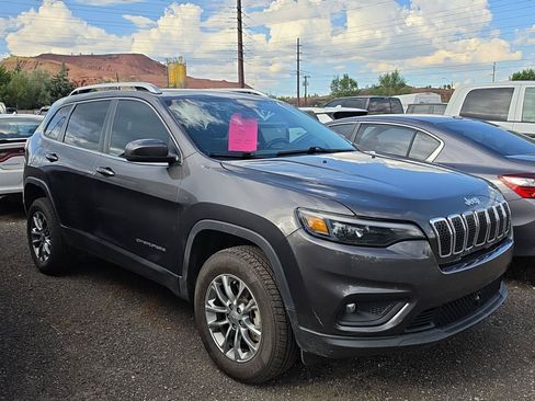 Used 2021 Jeep Cherokee Latitude Lux w/ Sun & Sound Group AWD/4WD image 2