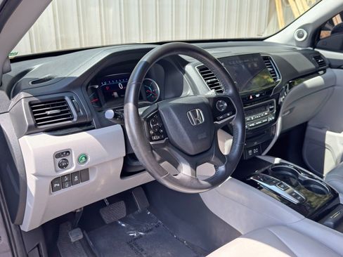 Used 2020 Honda Pilot Touring image 13