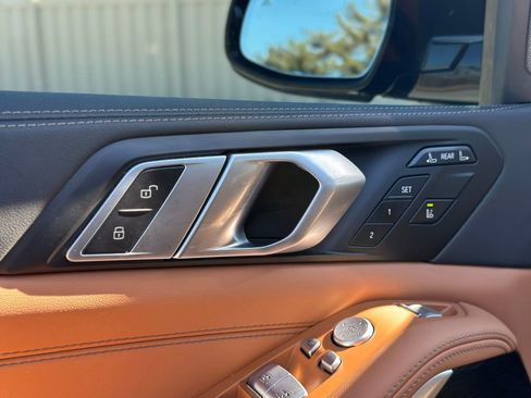 Used 2025 BMW X7 xDrive40i w/ M Sport Package image 17