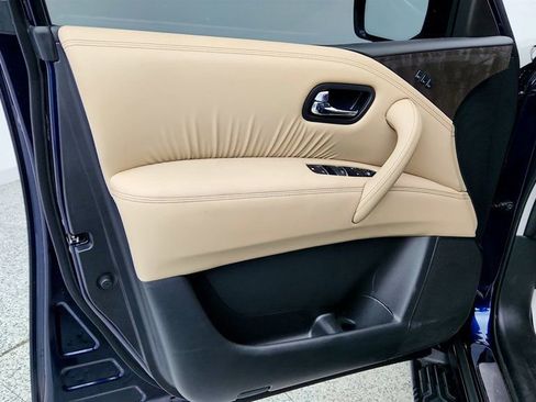 Used 2024 Nissan Armada Platinum w/ Captain's Chairs Package RWD image 11