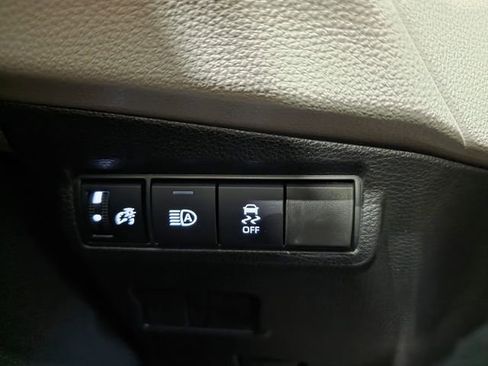 Used 2026 Toyota Corolla Cross L FWD image 18