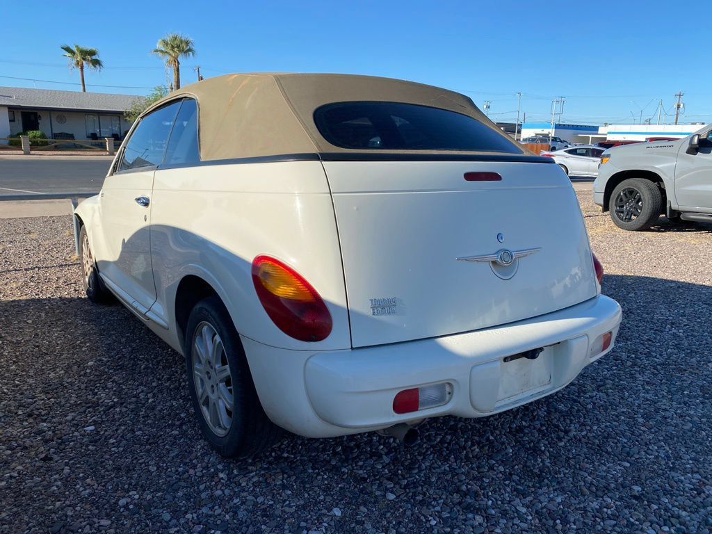 Used 2005 Chrysler PT Cruiser Touring FWD image 3