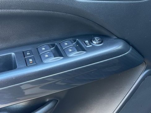 Used 2022 GMC Canyon AT4 w/ Trailering Package image 11