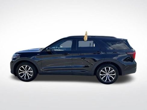 Certified 2025 Ford Explorer ST-Line RWD image 4