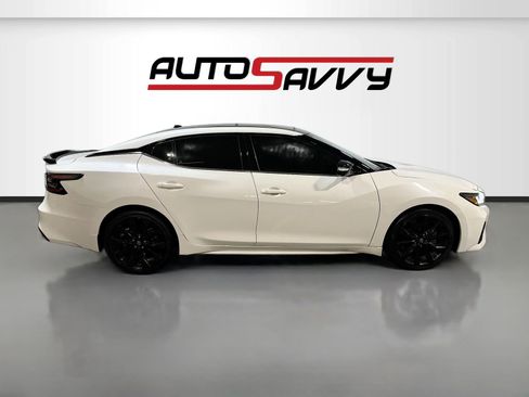 Used 2023 Nissan Maxima SR w/ Sport Mat Group FWD image 8