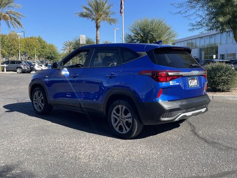 Used 2023 Kia Seltos LX image 3