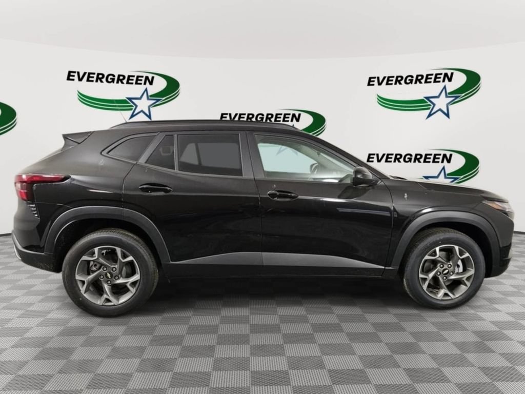 Used 2026 Chevrolet Trax LT w/ LT Convenience Package FWD image 6