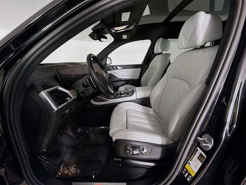 Certified 2023 BMW X7 xDrive40i w/ Premium Package image 22