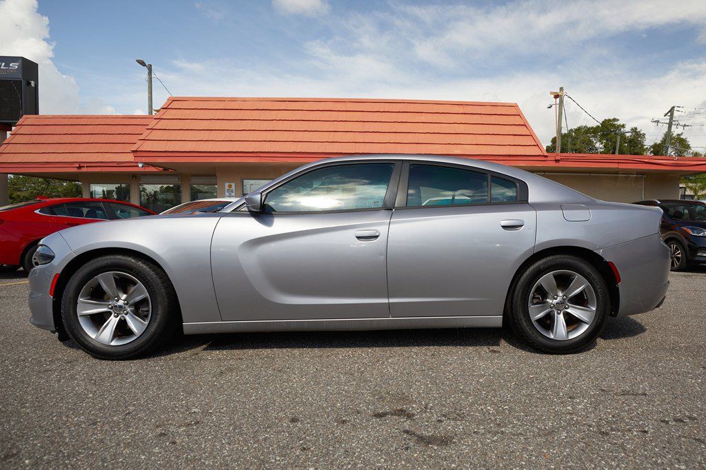 Used 2017 Dodge Charger SXT RWD image 7